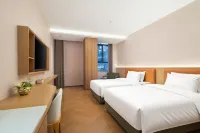 Korla Lifeng Doucheng Hotel (People's Square Peacock River) - New