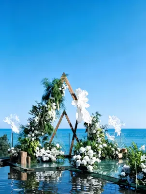 Water flows in moon Hotel - 5-نجوم