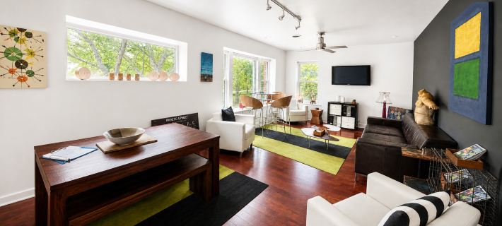 House 5863, Inc. Hotels in Chicago