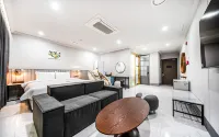 Hotel PIED Suseong - Motels