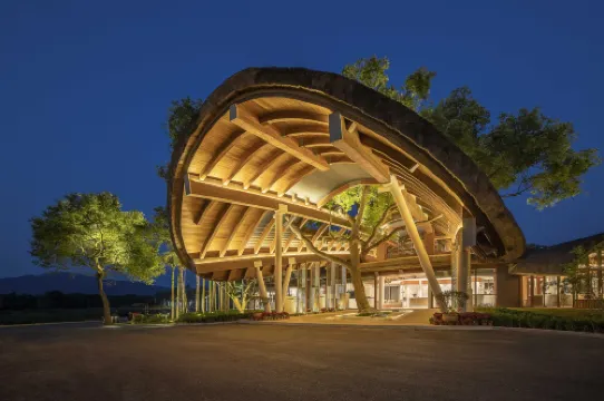 Blonsay Tropical Rainforest Resort Hotel