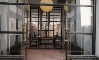 Liubai Hotel(Ying Tan North Station )