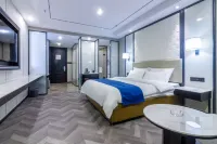 Chaka Evening Maple Hotel