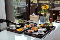 Xueqingji Yunlu River View Homestay Hotel a Fenghuang