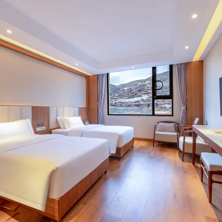 Luhuo Chaxiu Hotel