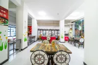 Xiongxian Fuchuntang Homestay (Xiongzhou Road) - parking