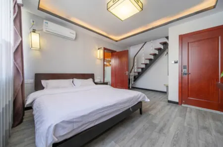 Shanghai Xiaoqiao Chinese Inn (Zhujiajiao Ancient Town) Отели рядом с достопримечательностью «Zhujiajiao Post Office»