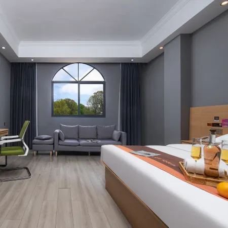 Jun Hotels(Rucheng County Government)