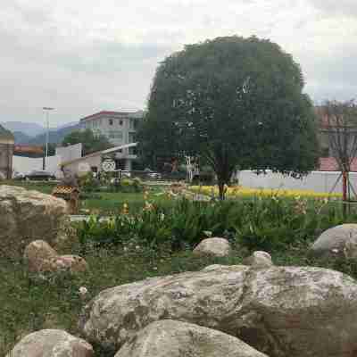 Yongxiu Banxiang Huatian Homestay Hotel Exterior