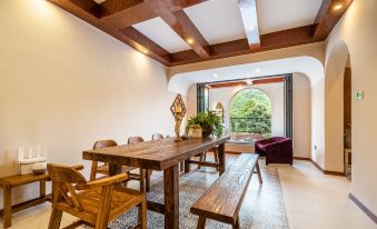 ShanZhong HuaKai Private soup homestay