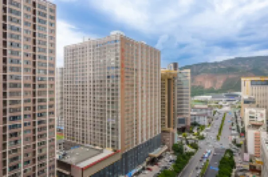 Homeinn Plus Hotel (Xining Railway Station Square) Hotels in Xining