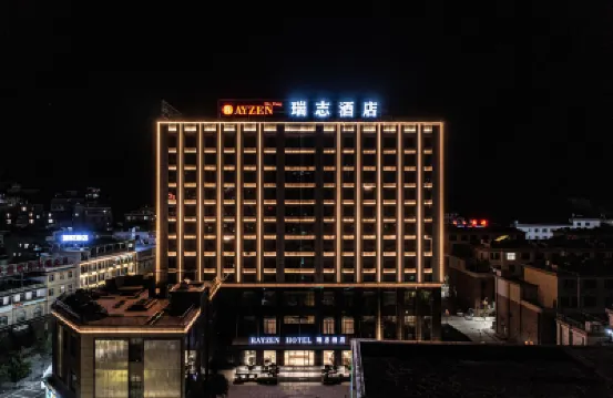 Rayzen hotel Hotels near Lincang Railway Station