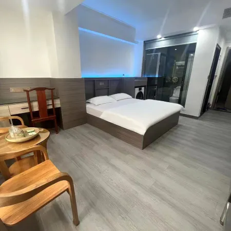 Gaozhou Yayuan Theme Hotel（Xiantai Avenue Store）