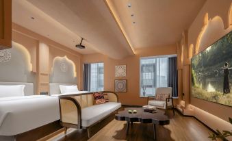 The Artisan Rose Hotel