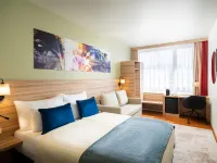 Leonardo Hotel Salzburg Airport Hotels near Hangar-7