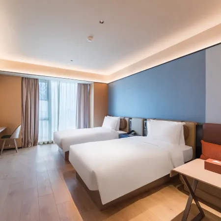 Orange Hotel (Yichun Station Wanda Plaza Store)