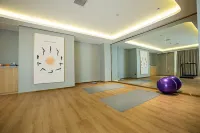 Manlu · Intercontinental Hotel (Xuchang Caowei Ancient City Pang Donglai Times Square) - Gym