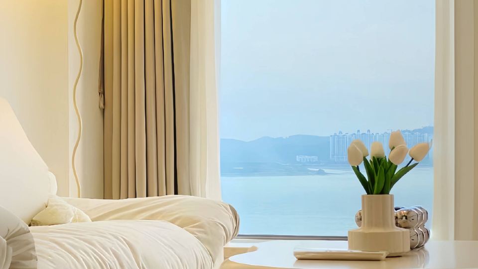 billionaire live hotel