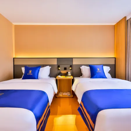 Super 8 Collection Hotel (Beizhen Keyunzhan Lüshan)