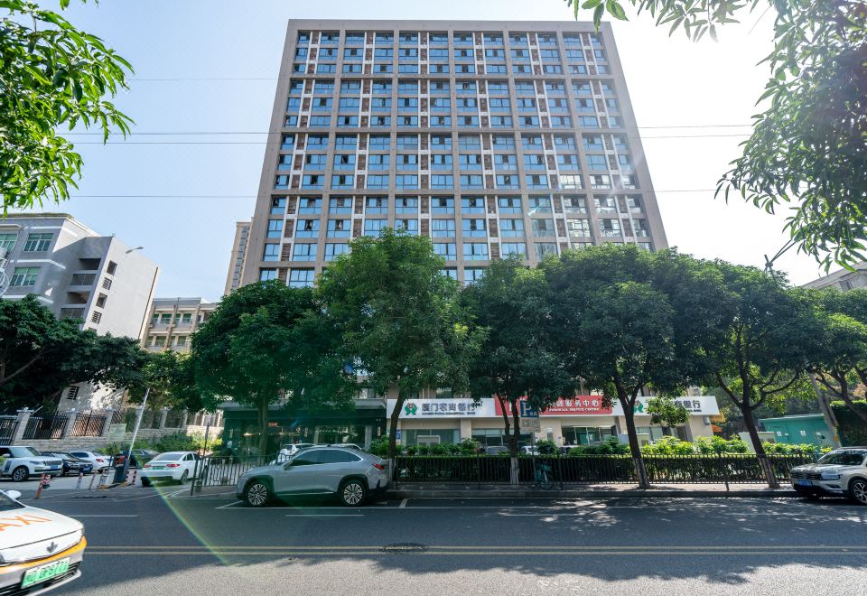 5. Xiamen M..
