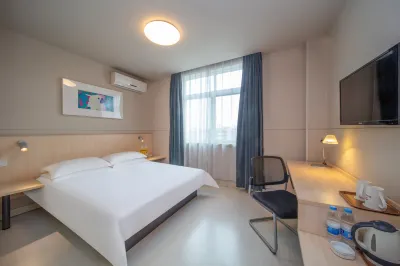 Tongling Yiyang Yinhu Hotel (Patio Lake Park) Hotel dekat Tongling Gymnasium