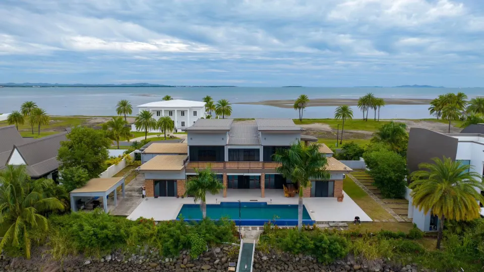 Neoteric Resort Hotel