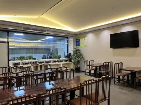 Jinghe Wenhua Impression Hotel Отели рядом с достопримечательностью «Jinghe County Museum»