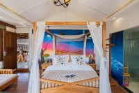 A Tree · Happiness Garden Inn