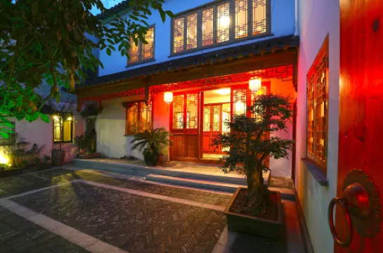 Tongli Ancient Town Shuyige Homestay
