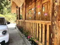 Hefeng Xiaokunlun Homestay Hotels near Rongmei Tusi City Relic Site