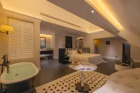 Europe Lanman Hotel (Xishuangbanna Jinghong Gaozhuang Xishuangjing Star Night Market) - Beach