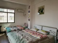 Guangzhou Jiujiafang Hostel - Inns