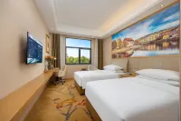 Vienna Hotel (Chongqing BishanCentral Street ) Hotels near Xiuhu Park