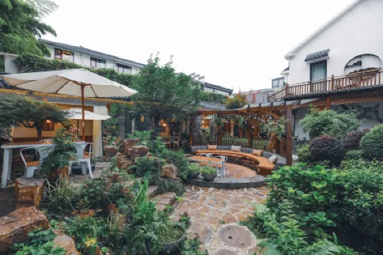 Wuxi Dayin Mountain Residence Garden Homestay