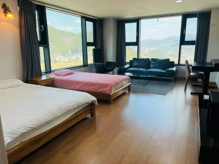 Sancheong Korean Medicine Family Hotel