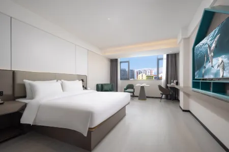 Ritzton International Hotel (Lingshui Haiyun Plaza) Отели рядом со станцией Lingshui Railway Station