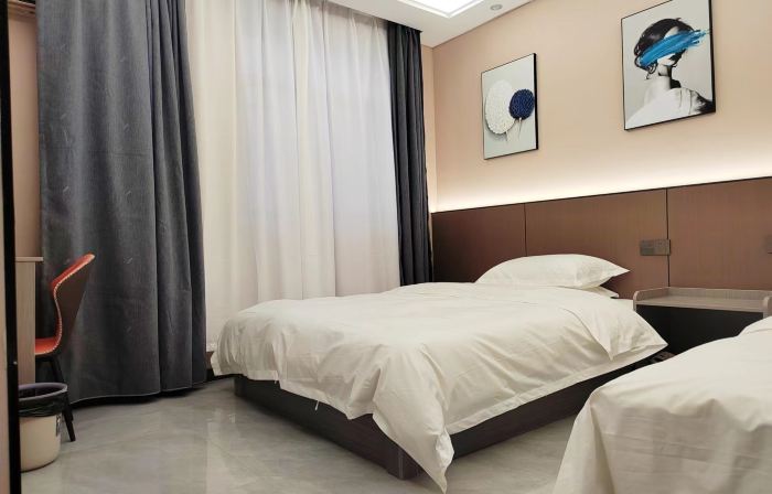 Yijia Hotel