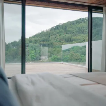 Pure Cloud Hotel