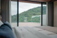 Pure Cloud Hotel