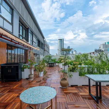 Ningbo Huayingyue Hotel (Tianyi Square City God Temple Commercial Pedestrian Street Store)