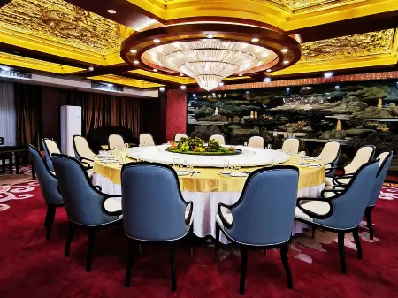 Shanxi Huanghe Jingdu Grand Hotel Отели рядом с достопримечательностью «Taiyuan University (Central Campus)»