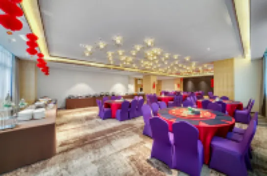 โรงแรมเคลลี่ · เอ็นแอนด์เอ็ม (สถานีรถไฟความเร็วสูงกุ้ยหลินเหนือ)