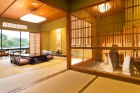 Yamanaka Onsen Kissho Yamanaka Hotels near Kutaniyaki Art Museum