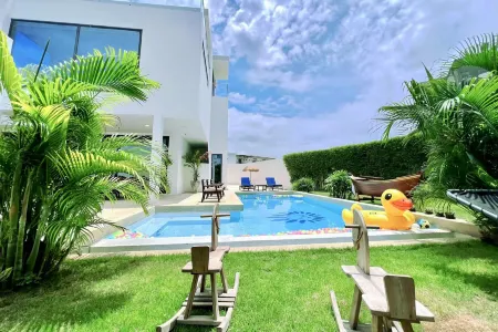Pattaya Pool Villas