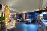 Xijiang Xianxin·Banshan Xingsu Light Luxury Panorama Hotel - พร้อมอาหารเช้า