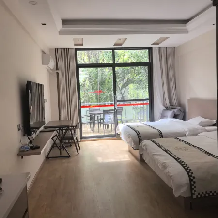 Luding Heyuanju Inn