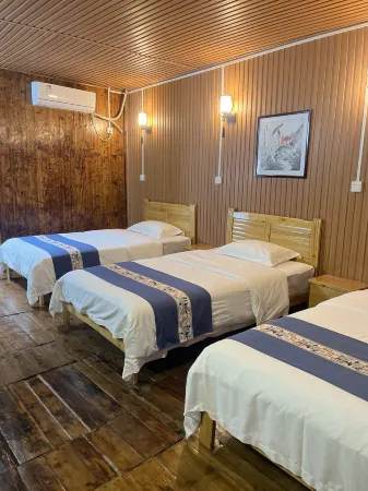 Hongjiang Fengjia Courtyard Inn