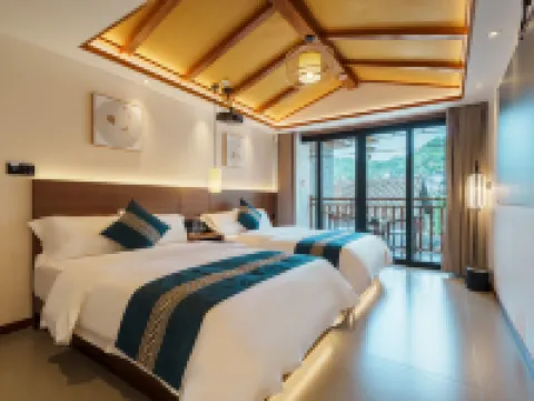 Phoenix Tea Words Listening to Rain River View Homestay (Phoenix Scenic Area Nanhuaqiao Branch) Hotels in Fenghuang County