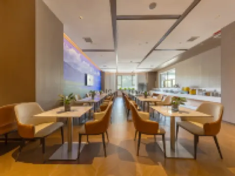 Jifeng International Hotel (Jinghe Bus Station Branch) Hotels in Jinghe