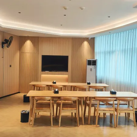 Mingxi Xinyi Hotel